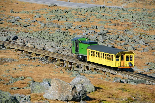ワシントン州マウント コグ鉄道 Mount Washington Cog Railway アメリカ合衆国ニューハンプシャー州ホワイトマウンテンのワシントン山の頂上にある鉄道 — ストック写真