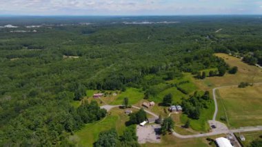 Harvard, Massachusetts MA, ABD 'deki Nashoba Vadisi' ndeki Fruitlands Müzesi hava manzarası.