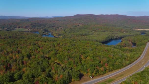 Pemigewasset River Interstate Highway Aerial View Exit Fall Foliage Town — Vídeos de Stock