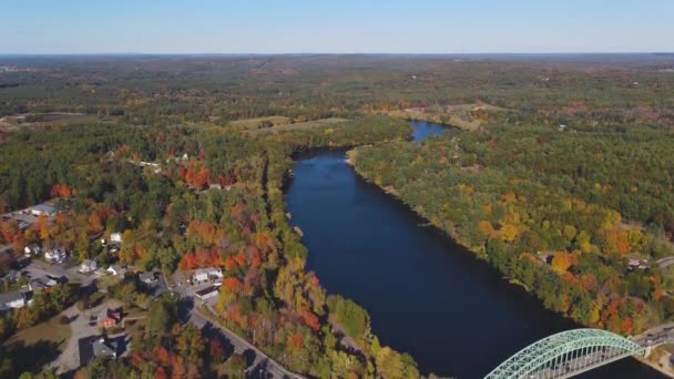 Merrimack River Tyngsboro Bridge Aerial View Fall Foliage Downtown Tyngsborough — Stockvideo