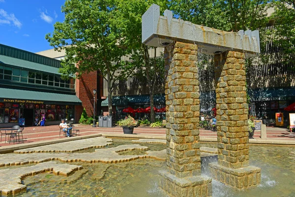 Salem Denizcilik Ulusal Tarihi Sitesi 'ndeki Kapı Heykeli Tarihi Salem, Massachusetts, ABD.