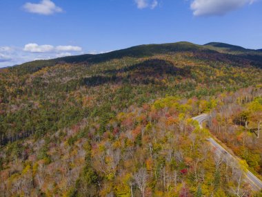 White Mountain Ulusal Ormanı, Hancock Notch hava manzarası yakınlarındaki Kancamagus Otobanı 'nda New Hampshire NH, ABD.