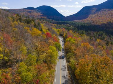 White Mountain Ulusal Ormanı, Hancock Notch hava manzarası yakınlarındaki Kancamagus Otobanı 'nda New Hampshire NH, ABD.