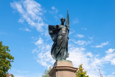 Fitchburg şehir merkezindeki Upper Common 'da 2. Dünya Savaşı gazileri anma töreni, Massachusetts MA, ABD. 