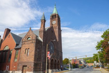 Fitchburg şehir merkezindeki 820 Main Caddesi 'ndeki Casa de Gracia y Restoran Kilisesi, Massachusetts MA, ABD. 