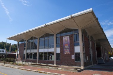 Fitchburg Halk Kütüphanesi Fitchburg şehir merkezindeki 610 Main Street, Massachusetts MA, ABD. 