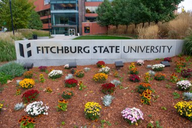 Fitchburg Eyalet Üniversitesi ana girişi Fitchburg, Massachusetts MA, ABD. 