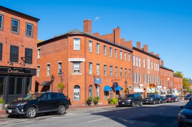 Newburyport şehir merkezindeki State Caddesi 'ndeki tarihi binalar, Massachusetts, MA, ABD.