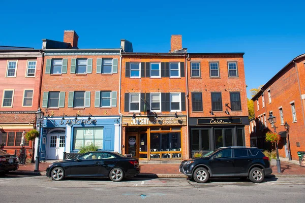 Newburyport şehir merkezindeki State Caddesi 'ndeki tarihi binalar, Massachusetts, MA, ABD.