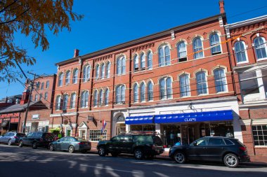 Newburyport şehir merkezindeki State Caddesi 'ndeki tarihi binalar, Massachusetts, MA, ABD.
