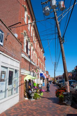 Newburyport şehir merkezindeki Water Caddesi 'ndeki tarihi binalar, Massachusetts, MA, ABD.