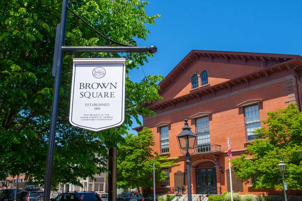 Brown Square Sign City Hall Pleasant Street Center Newburyport Massachusetts — стокове фото