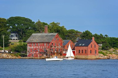 Tarr ve Wonson Paint Manufactory, Amerika Birleşik Devletleri 'nin Massachusetts eyaletinin Gloucester Limanı' ndaki Kuzey Sahili Massachusetts şehrinin en ünlü simgelerinden biridir..