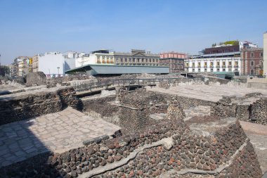 Aztec Meksika 'nın Mexico City CDMX şehrinin tarihi merkezindeki Templo Mayor Great Temple' ı mahvetti. Mexico City 'nin tarihi merkezi 1987 yılından bu yana UNESCO Dünya Mirasları Alanıdır..