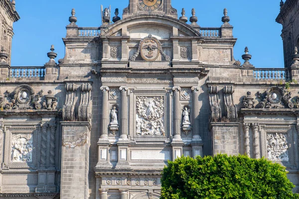 メキシコシティの歴史的中心部にあるメトロポリタン大聖堂Cdmx メキシコ メキシコシティの歴史的中心部はユネスコの世界遺産に登録されている — ストック写真