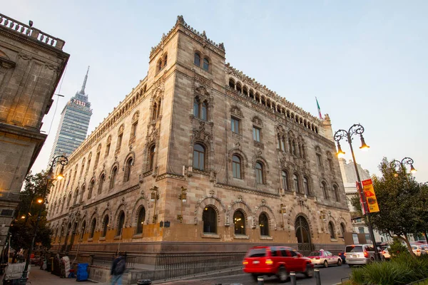 Palacio Postal Och Museo Postal Calle Tacuba Och Torre Latinoamericana — Stockfoto