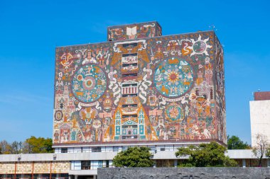 Mexico City CDMX, Meksika 'daki National Autonomous University of Mexico UNAM' da Merkez Kütüphane Biblioteca. UNAM Ciudad Universitaria Üniversitesi 'nin kampüsü 2007 yılından beri UNESCO Dünya Mirasları Alanıdır..