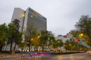 Cumhuriyet Senatosu Senatosu sabah Avenida Paseo de la Reforma Bulvarı 'nda Mexico City CDMX, Meksika. Bu bina senatörlerin buluşma yeridir..