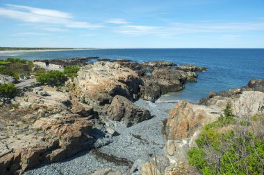 Ogunquit, Maine ME, ABD 'de Marjinal Yol' da Rocky Coast.