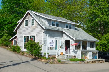 Ogunquit, Maine ME, ABD 'deki tarihi dükkan Knotty Sailor.