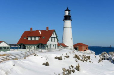 Portland Baş Feneri ve kışın bakıcıların evi, Cape Elizabeth, Maine ME, ABD.