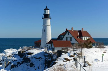 Portland Baş Feneri ve kışın bakıcıların evi, Cape Elizabeth, Maine ME, ABD.