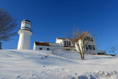 Cape Elizabeth Deniz Feneri, diğer adıyla Two Lights, Maine ME, ABD 'nin Cape Elizabeth kasabasında yer almaktadır..
