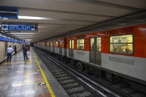 Bahn Linie Der Station Zocalo Historischen Zentrum Von Mexiko Stadt — Stockfoto