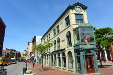 Portland Sanat Bölgesi H. H. Hay Binası 1820 yılında Maine, Portland 'ın merkezinde Free and Congress caddelerinin köşesinde inşa edilmiştir..