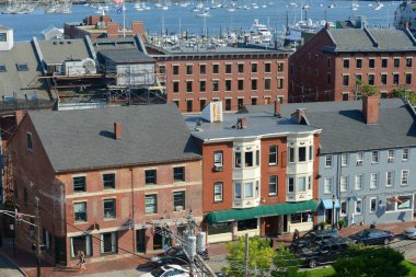 Portland Eski Limanı 19. yüzyıldan kalma tuğla binalarla doludur ve şu anda Portland, Maine, ABD 'nin ticari merkezidir..