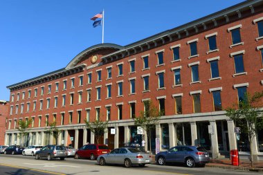 Portland Elias Thomas Block, Portland, Maine 'de 100 Commercial Street' te bulunan tarihi tuğla bir binadır..