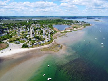 Great Neck 'teki tarihi köy ve Ipswich Körfezi' ndeki Pavilion Beach hava manzaralı Ipswich Bay, Massachusetts MA, ABD. 