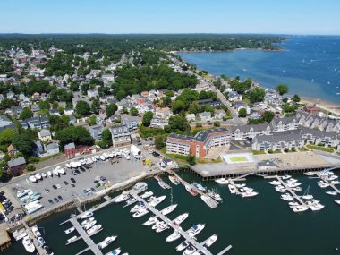 Beverly, Massachusetts MA, ABD 'deki Sandy Point' te Beverly Port Marina 'nın hava görüntüsü. 