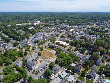 Wakefield tarihi şehir merkezinin Wakefield, Massachusetts MA, ABD 'deki ana caddedeki hava manzarası. 