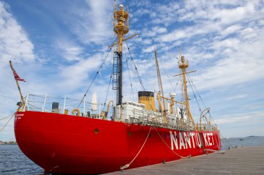 ABD hafif gemisi Nantucket WLV-612 Boston, Massachusetts MA, ABD 'deki Seaport limanına yanaştı.. 