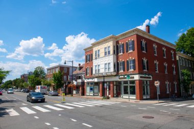 Cambridge Caddesi 'ndeki tarihi ticari binalar Sciarappa Caddesi, Doğu Cambridge, Massachusetts MA, ABD. 