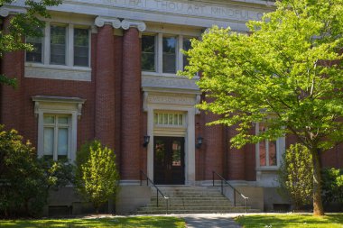 Harvard 'daki Old Harvard Yard' daki Emerson Hall Cambridge 'deki Massachusetts MA, ABD. 