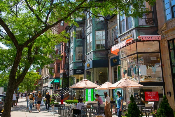 135 Newbury Caddesi 'ndeki tarihi ticari binalar Back Bay, Boston, Massachusetts MA, ABD. 