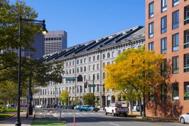 Atlantik Bulvarı 'ndaki tarihi Ticaret İskelesi. Boston, Massachusetts MA, ABD' de Cross Street ve Richmond Caddesi arasında.. 