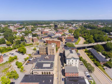 Woonsocket Belediye Binası ve ana cadde tarihi bölge hava manzarası Woonsocket şehir merkezinde, Rhode Island RI, ABD.