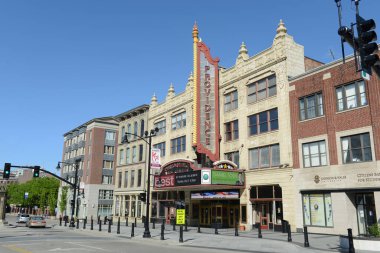 Providence Gösteri Sanatları Merkezi PPAC eski adıyla Loew Devlet Tiyatrosu ve Saray Konser Tiyatrosu 1928 yılında 220 Weybosset Caddesi, Providence, Rhode Island, ABD 'de inşa edilmiştir..
