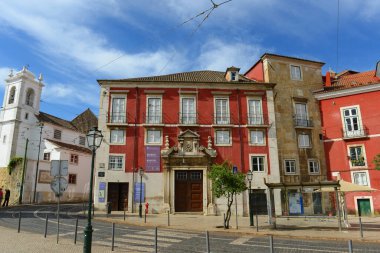 Portekiz 'in Lizbon şehrinin tarihi Alfama bölgesinde bulunan Largo Portas do Sol 2' deki Portekiz Dekoratif Sanatlar Müzesi. 
