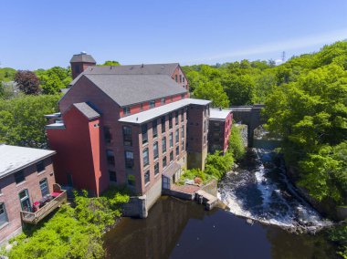 Medway 'deki Charles River hava manzaralı Sandford Mill, Medway, Boston Metro West bölgesi, Massachusetts MA, ABD.