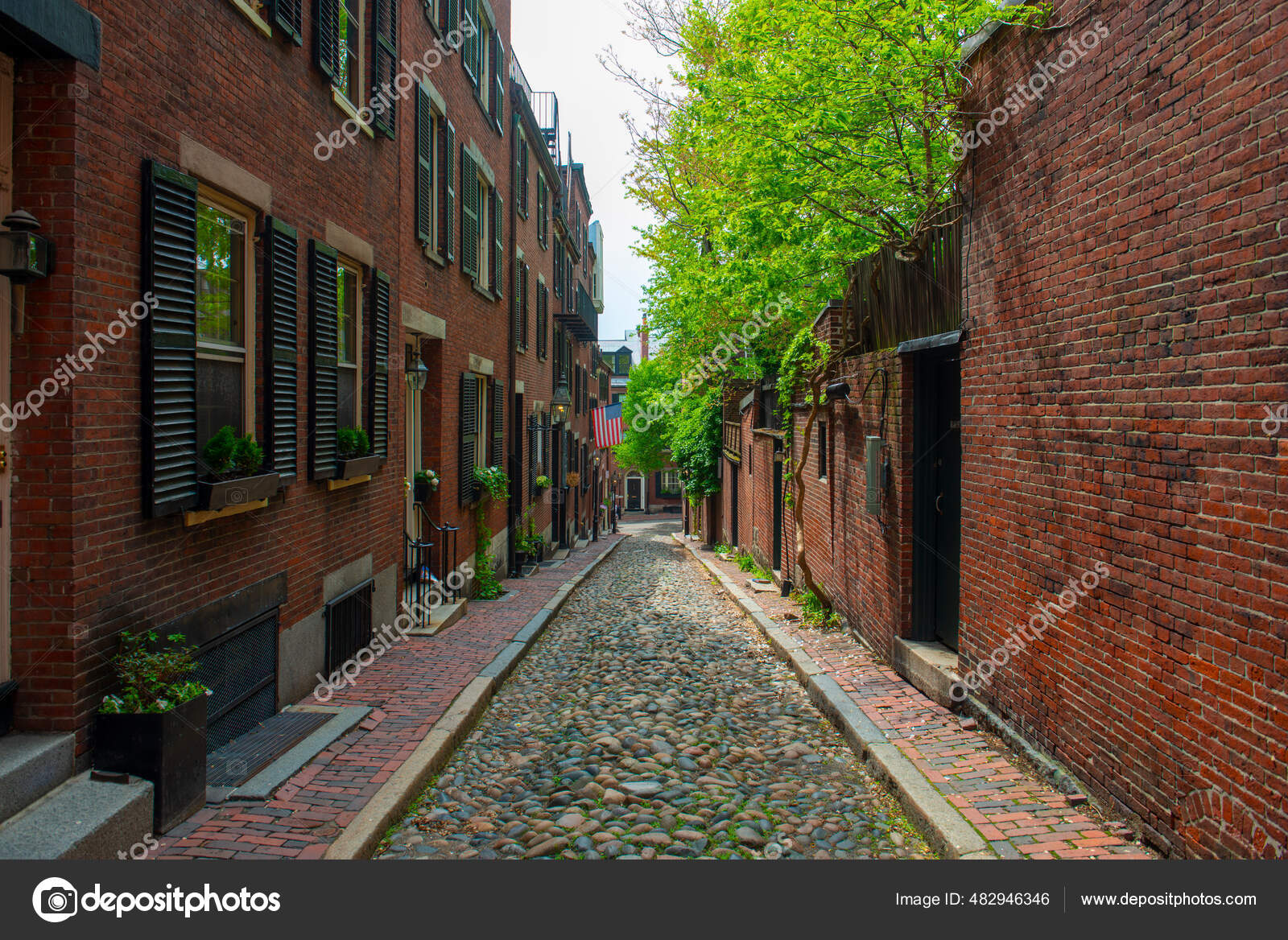 Acorn Street Com Paralelepípedos Casas Fileira Históricas Beacon Hill  Centro fotos, imagens de © jiawangkun #482946346