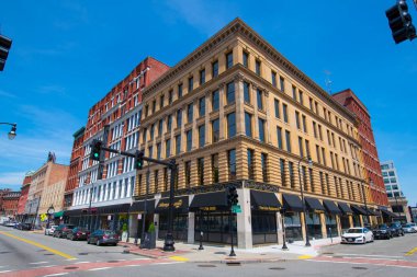 Worcester, Massachusetts MA 'nın merkezindeki Commercial Street 50 Front Caddesi' ndeki tarihi ticari binalar.. 
