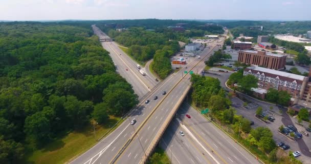 Massachusetts Route Överfart Interstate Highway Vid Staden Framingham Massachusetts Usa — Stockvideo