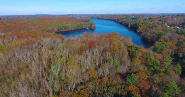 Ashland Reservoir Hava Görüntüsü Ashland State Park Sonbahar Yeşillikleri Massachusetts — Stok video