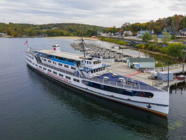 MS Mount Washington yolcu gemisi ABD 'nin New Hampshire, Laconia şehrinde Winnipesaukee Gölü' ndeki Weirs Beach limanına demirledi.. 