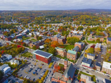 Clark Üniversitesi ve Üniversite Parkı hava manzarası ile sonbahar yeşillikleri ile Worcester City, Massachusetts MA, ABD.