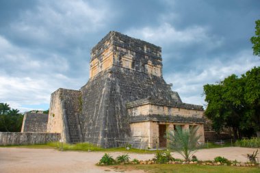 Meksika, Yucatan 'daki Chichen Itza arkeoloji sahasında Juego de Pelota Ball Court. Chichen Itza UNESCO 'nun Dünya Mirası Bölgesi.